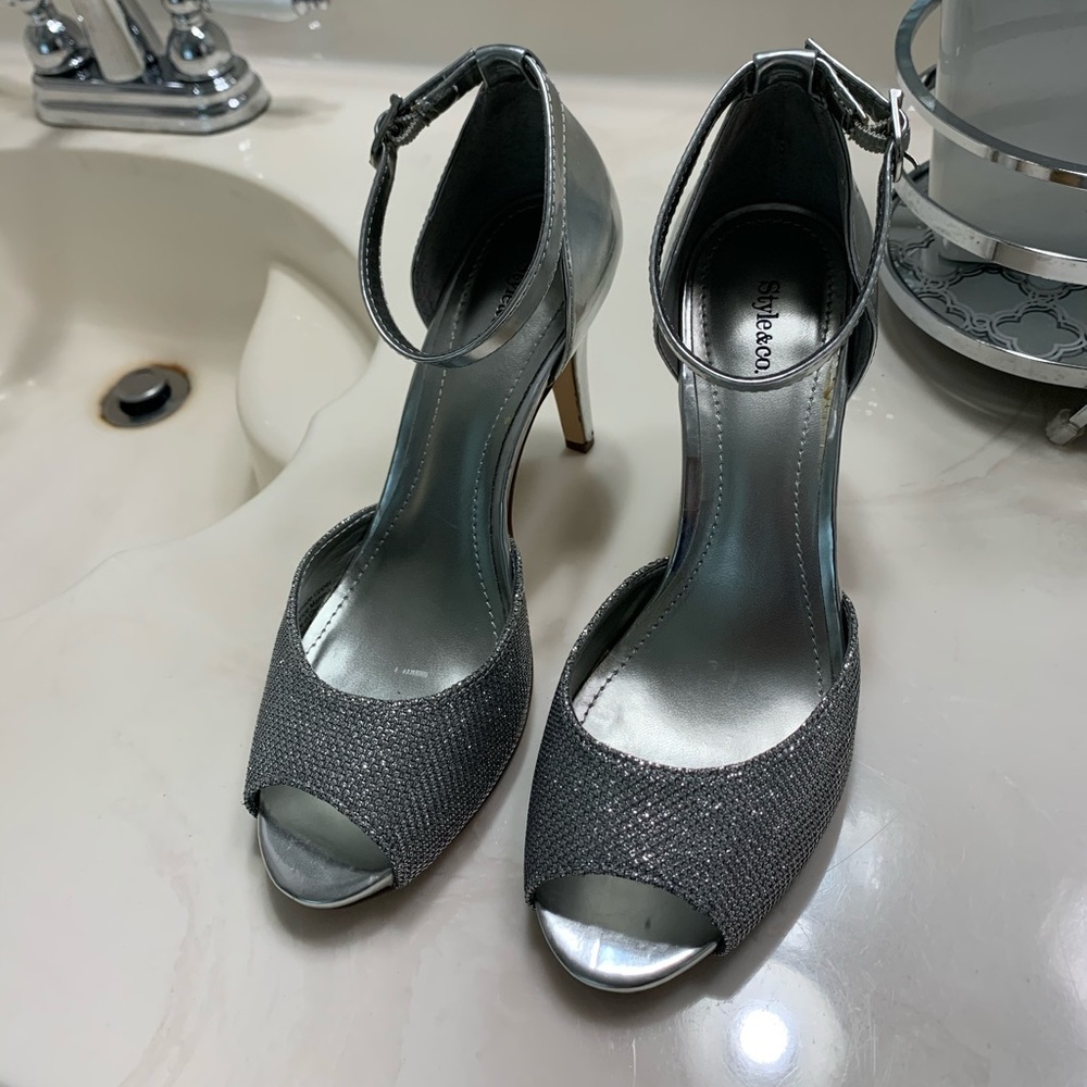 Style & Co. size 7.5